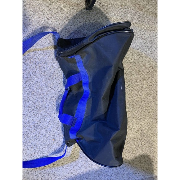 Vintage MacGregor 90s Duffle Gym Bag Black & Blue Nylon Approx. 10” x 17” x 8” - Picture 3 of 7